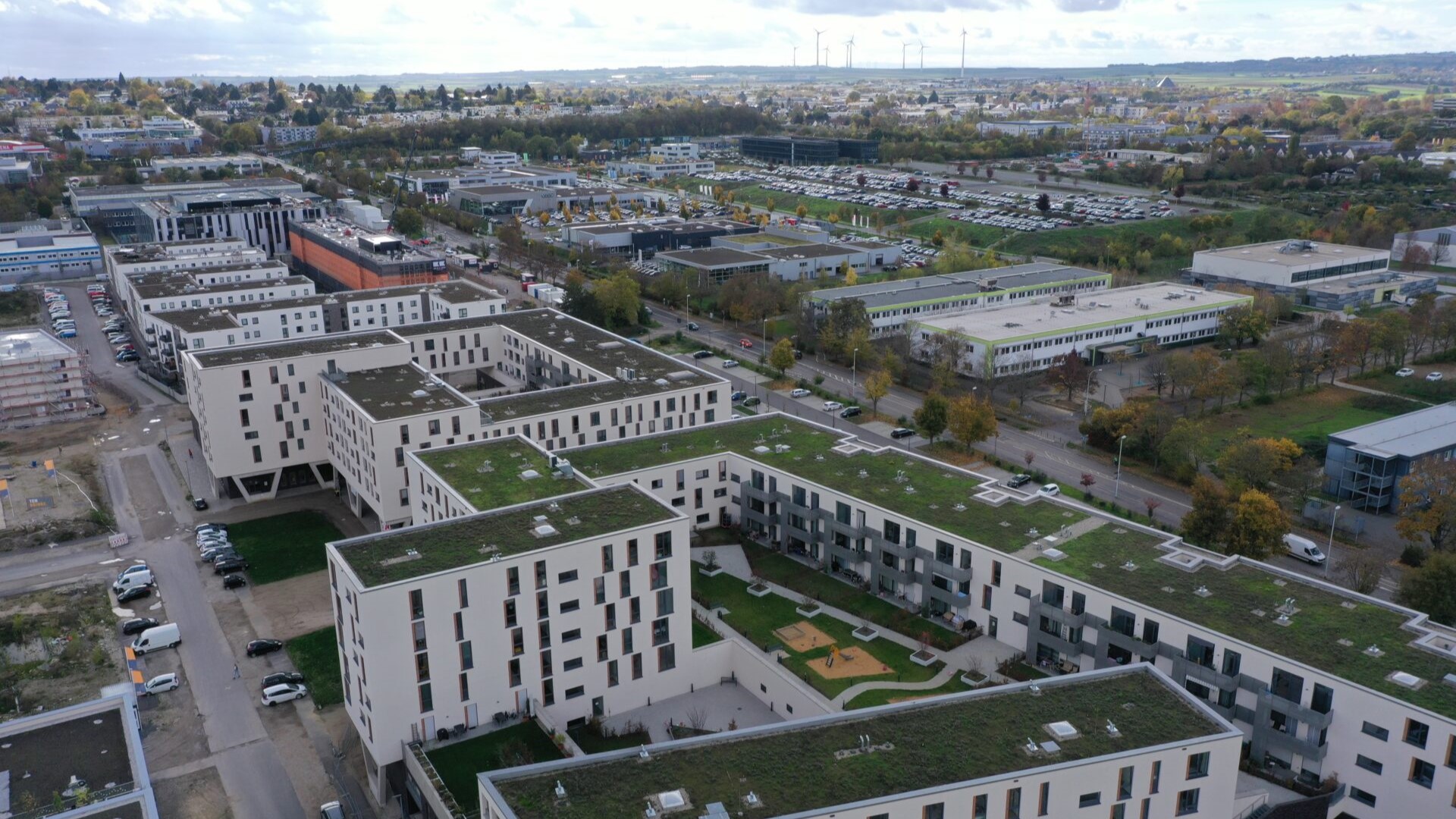 Das Heiligkreuz-Viertel Drohnenaufnahme vom Heiligkreuz-Viertel